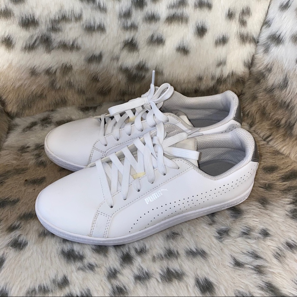 WHITE BASIC PUMA SNEAKERS